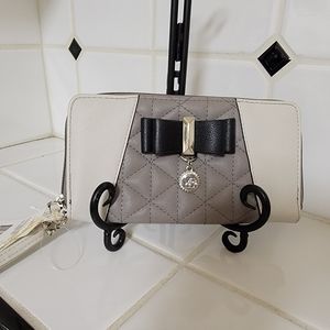 Jessica Simpson Wristlet